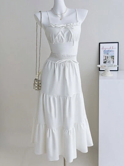 Sweetra Young 少女白色吊带背心和分层中长裙套装，优雅的乡村度假风格