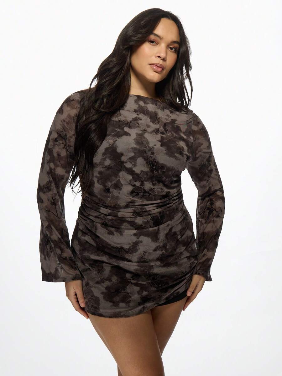 MISSGUIDED PLUS Kurzes Kleid in Große Größen mit Rüschen-Ärmeln, langärmeliges figurbetontes Partykleid, Club-Abendkleid mit Batik-Muster, Herbst-Winter Mode - Schwarz - Übersicht 1