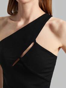 Ontre 女款 2025 新款黑色春季无袖单肩纯色修身露脐上衣带镂空装饰 - 黑色 - 查看 9