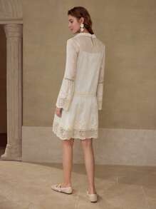 MOTF PREMIUM 对比色蕾丝花朵刺绣连衣裙 - 米色 - 查看 6