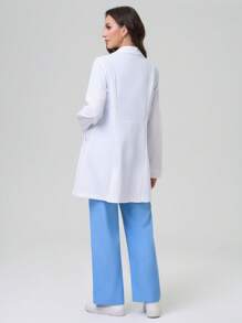 TaskEZ Uniforme de mujer colorido de primavera y verano, de estilo casual, multifuncional, con múltiples bolsillos, duradero y cómodo, adecuado para hospitales, clínicas y veterinarias. Bata de laboratorio/bata casual de cuello con solapa y manga larga de unicolor para mujer, uniforme de mujer para Pascua - Blanco - Ver 2