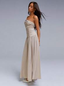 Athîral 女士露背垂坠褶饰派对装 - 卡其色 - 查看 4