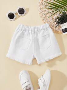 SHEIN Baby Girl 2025 New Casual Simple Fashion Daily Wear White Denim Loose Shorts,Kid Girls Spring And Summer Casual Vacation Country Boho Wear, Beach Outfits For Kid Girls,Western Street Wear For Girl,Spring Break Outfits,Rave Outfits Festival Denim Shorts - White - View 2