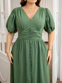 SHEIN Clasi 大码女式 V 领纯色泡泡袖优雅连衣裙 - 綠色 - 查看 2