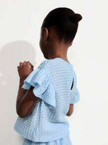 THE HAPPY LOOK Conjunto de 2 piezas para niñas jóvenes: blusa azul con volantes y falda de cintura elástica con patchwork