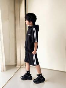 SHEIN 2pcs/Set Tween Boys Loose Fit Casual Versatile Fashion Stylish Korean/Japanese Style Simple Sporty Chic Stand Collar Zip-Up Short Sleeve T-Shirt And Shorts Set, Suitable For Spring/Summer, Everyday, Workout, Outings, School, Gatherings, Holidays, Photoshoots, Back-To-School Season