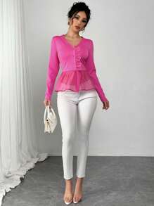SHEIN Unity Modisches T-Shirt mit V-Ausschnitt und kontrastierendem Netzstoff, sexy Stil, geeignet für Verabredungen am Valentinstag, Damen - Heißes Pink - Übersicht 3