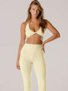 Aralina Leisurewear 粉彩粉色支撑深 V 活力扭纹短款上衣 - 黃色 - 查看 9