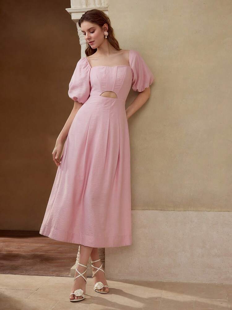 Kleid mit ausgeschnittenem Detail und Korselett