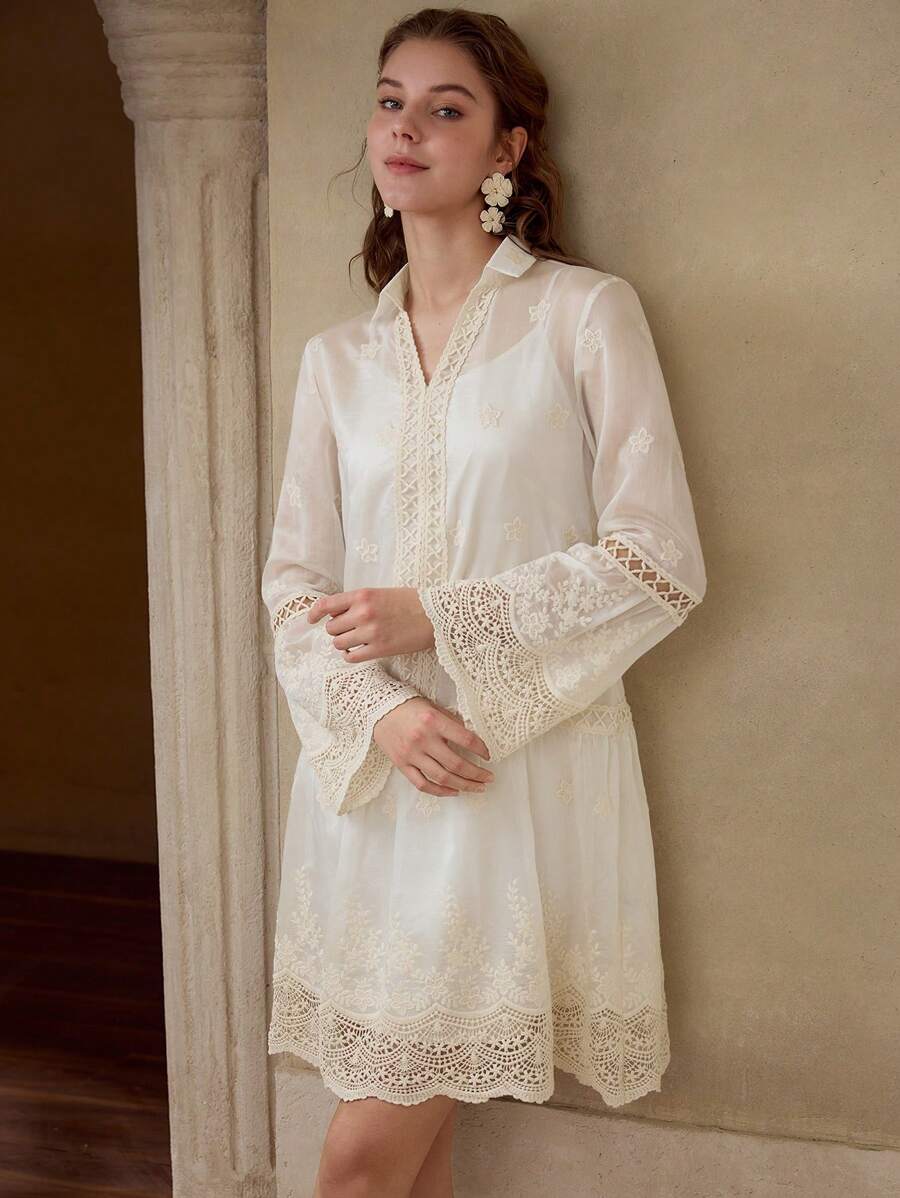 MOTF PREMIUM 对比色蕾丝花朵刺绣连衣裙 - 米色 - 查看 1