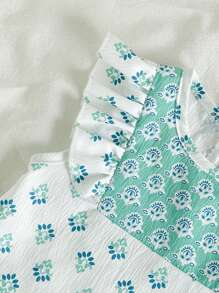 SHEIN Baby Girl Holiday Casual Summer Green And White Color Contrast Crew-Neck Sleeveless Top