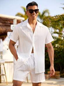 Manfinity Swimmode 男士纯色短袖衬衫和短裤休闲沙滩套装，简约时尚，适合日常穿着