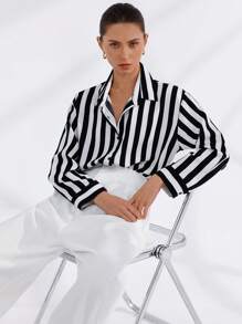 Aveloria Modichic Camisa elegante de manga longa com listras pretas e brancas, cintura e punhos ajustáveis, de estilo minimalista e versátil para uso no dia a dia e em ocasiões elegantes - Preto e Branco - Visão 3