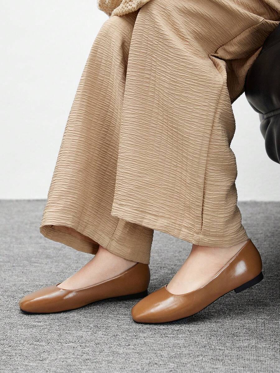 CUCCOO BIZCHIC Women's Fashion Simple Comfortable Everyday Flat Loafers Spring Shoes Spring Break Easter - Burgundy - View 1