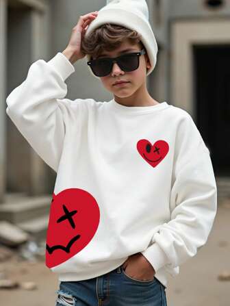 SHEIN 1 件青少年男孩休闲笑脸和心形印花羊毛圆领运动衫，适合秋冬季，家庭配套服装“妈妈和我”的一部分（4 件单独出售）