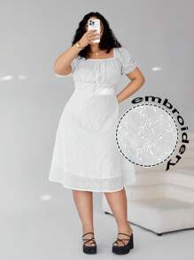SHEIN EZwear Women Plus Size White Jacquard Crew Neck Short Sleeve Dress,Embroidery Fabric,Beach,Spring Summer Clothes