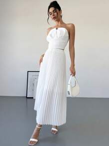 SHEIN Privé 全新情人节优雅浪漫白色不对称褶皱腰高腰百褶裙和短款上衣套装