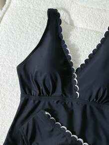 SHEIN Swim Springbreak 2st/set Dammode Enfärgad skaltrim V-hals Tjock rem Topp och hög midja badshorts Elegant Tankini badkläder Set - Svart - Visa 3