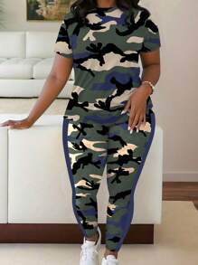 Maweii Áo thun họa tiết Camo & Quần nỉ có đường may tương phản ở bên hông - Nhiều màu - Xem 3