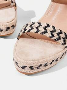 Styleloop Round Toe Jute Rope Woven Platform Thick Bottom Criss-Cross Tie Up Open Toe Roman Sandals For Women