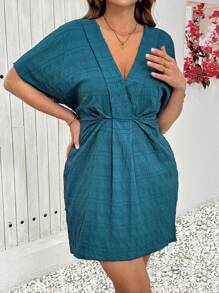 SHEIN Clasi Curvy Plus Size Women's V Neck Short Sleeve Casual Mini Dress, Women's Resort Wear, Women's Summer Dresses, Women's Business Casual Wear, Going Out Wear, Women's Office Wear, Women's Spring Dresses, Holiday Wear, Teacher Wear, Old Money Wear, Elegant Dresses, V Neck Dresses, Pleated Dresses, Women's Suits, Holiday Dresses - Blue - View 5