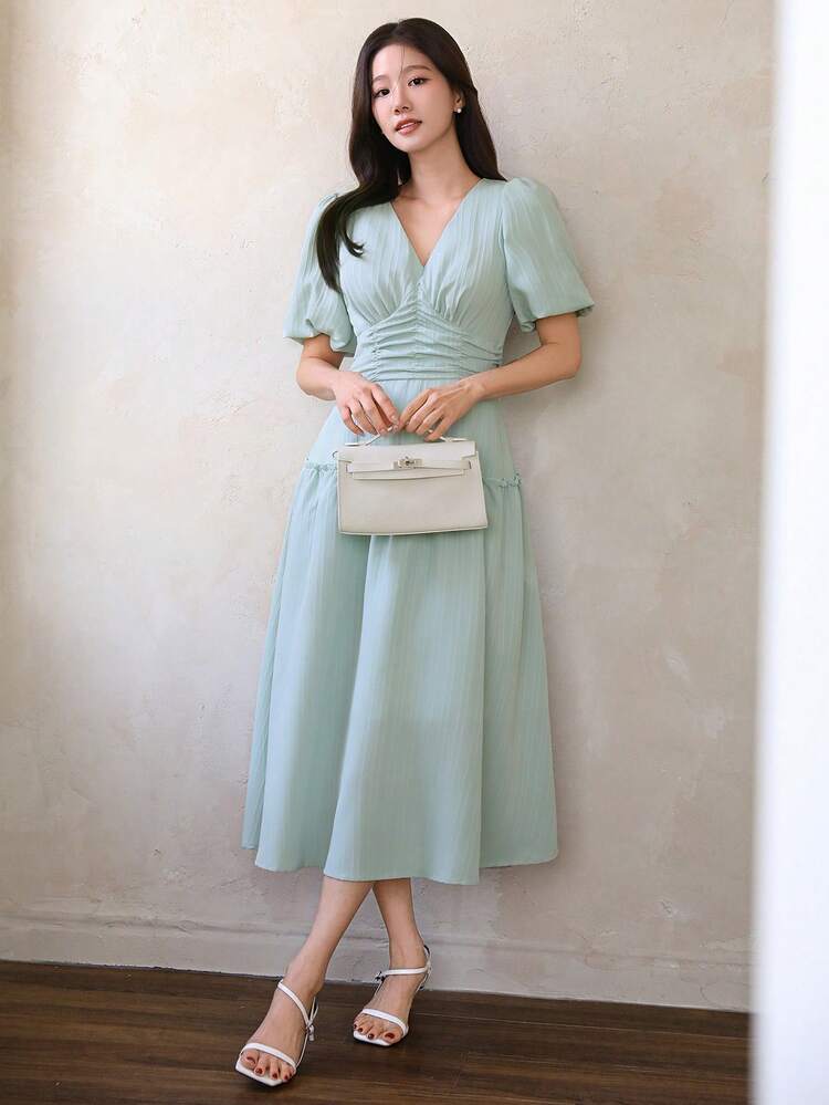 Women V-Neck Short Sleeve Textural Fabric Dress