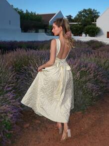 Glamine Charm Đầm Maxi Peplum In Họa Tiết Dệt Hở Lưng Có Nơ Trang Trí Cho Nữ - Màu be - Xem 6