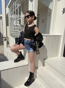 Conjunto de 2 piezas para niñas preadolescentes: Top corto tejido informal y shorts vaqueros sueltos desgastados, conjunto versátil, nueva llegada primavera/verano 2025, perfecto para uso diario - Negro - Ver 3