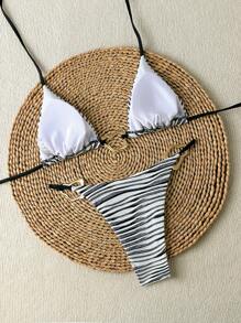 Swim SXY 极简主义吊带黑白面料短款上衣和三角下装比基尼套装，配有不对称金属配饰，适合夏季海滩度假