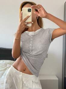 DAZY 女式仿多层领短袖休闲T恤，春夏学院风上衣 - 灰色 - 查看 6