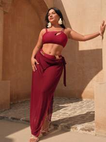 Swim Oasis Conjunto de bikini burdeos de talla grande para mujer con decoración de metal en estilo recortado y sexy, combinado con una falda larga tipo pareo, adecuado para usar en la playa o en resort