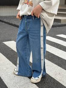 SHEIN 小男孩休闲做旧白色侧条纹宽松直腿蓝色牛仔裤，适合儿童春夏装日常服装