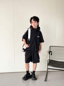 SHEIN 2pcs/Set Tween Boys Loose Fit Casual Versatile Fashion Stylish Korean/Japanese Style Simple Sporty Chic Stand Collar Zip-Up Short Sleeve T-Shirt And Shorts Set, Suitable For Spring/Summer, Everyday, Workout, Outings, School, Gatherings, Holidays, Photoshoots, Back-To-School Season