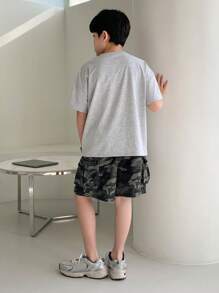 DAZY 2 件套青少年男孩耳机和字母印花短袖 T 恤和迷彩短裤套装，返校服装 - 灰色 - 查看 4