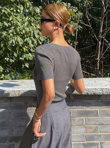 DAZY Einfarbig figurbetontes kurzärmliges gestricktes Damen-Top