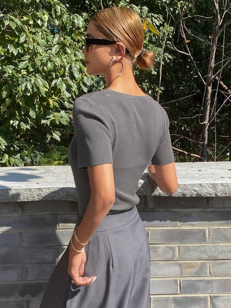 Solid Color Form-Fitting Short Sleeve Women Knitted Top