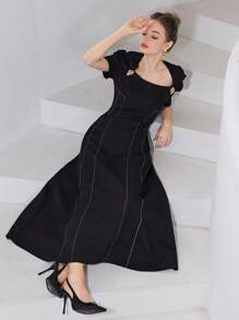 Modelyn Vestido Longo Elegante Feminino com Decote Quadrado, Manga Bufante e Decoração Metálica - Preto - Visão 4