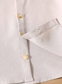 SHEIN 1 Piece Young Boy Casual College Comfortable Fashion Simple Stand-Up Collar Short-Sleeved Shirt With Badge Decoration. Suitable For Birthday Parties, Evening Parties - Khaki - View 5