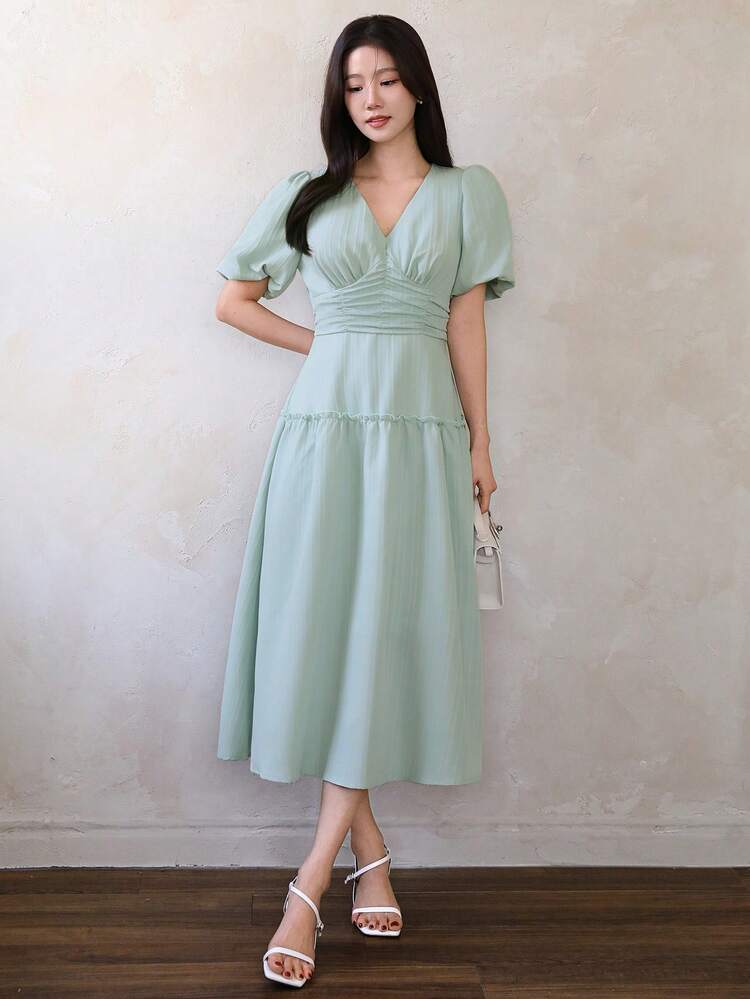 Women V-Neck Short Sleeve Textural Fabric Dress