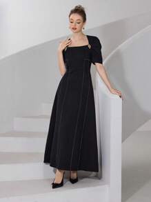 Modelyn Vestido Longo Elegante Feminino com Decote Quadrado, Manga Bufante e Decoração Metálica - Preto - Visão 6