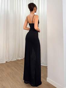 Aloruh Vestido negro de punto con volantes y tirantes finos extremadamente escotado