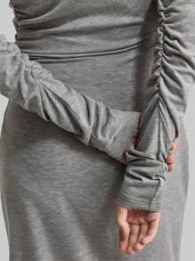 Ontre Women's Grey 90s Style Ruched Fitted Long Dress, Elegant - Grey - View 6
