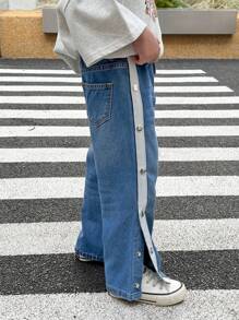 SHEIN 小男孩休闲做旧白色侧条纹宽松直腿蓝色牛仔裤，适合儿童春夏装日常服装