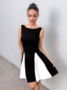 Calvaya Vestido mini con cuello redondo, plisado y de color block (negro y colores) para mujeres