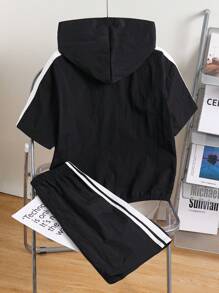 SHEIN 2pcs/Set Tween Boys Loose Fit Casual Versatile Fashion Stylish Korean/Japanese Style Simple Sporty Chic Stand Collar Zip-Up Short Sleeve T-Shirt And Shorts Set, Suitable For Spring/Summer, Everyday, Workout, Outings, School, Gatherings, Holidays, Photoshoots, Back-To-School Season