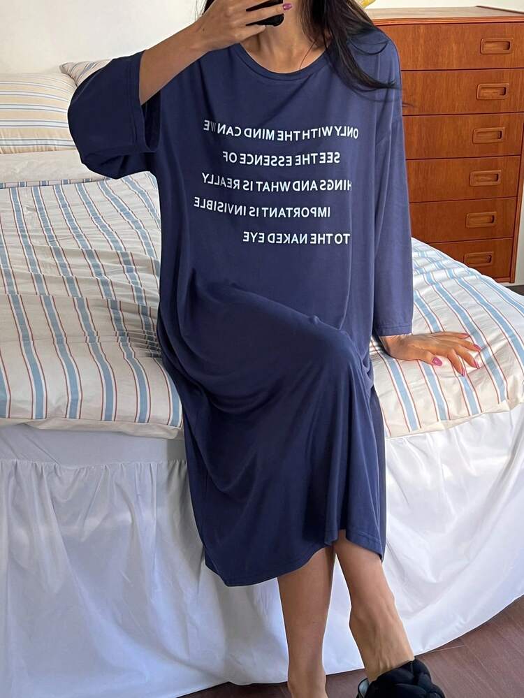 English Letter Print Loose & Comfy Women's House Dress Pajama