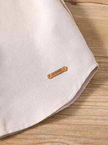 SHEIN 1 Piece Young Boy Casual College Comfortable Fashion Simple Stand-Up Collar Short-Sleeved Shirt With Badge Decoration. Suitable For Birthday Parties, Evening Parties - Khaki - View 4