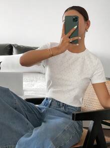 Siren Gaze Women's Embroidery Round Neck Short Sleeve Casual T-Shirt, Simple, Work, Textured Fabric, Round Neck Simple T-Shirt, Good Rebound And Good Breathability, White Top, Suitable For Commuting And Daily Wear, Spring/Summer