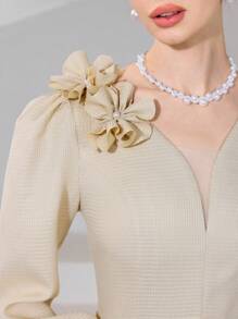 Modelyn 女士纯色 3D 花卉装饰长袖优雅连衣裙