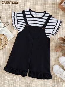 SHEIN Explorewe 2 件/套女孩休闲学院风荷叶边袖条纹 T 恤搭配纯色背带裤，适合春夏日常穿着